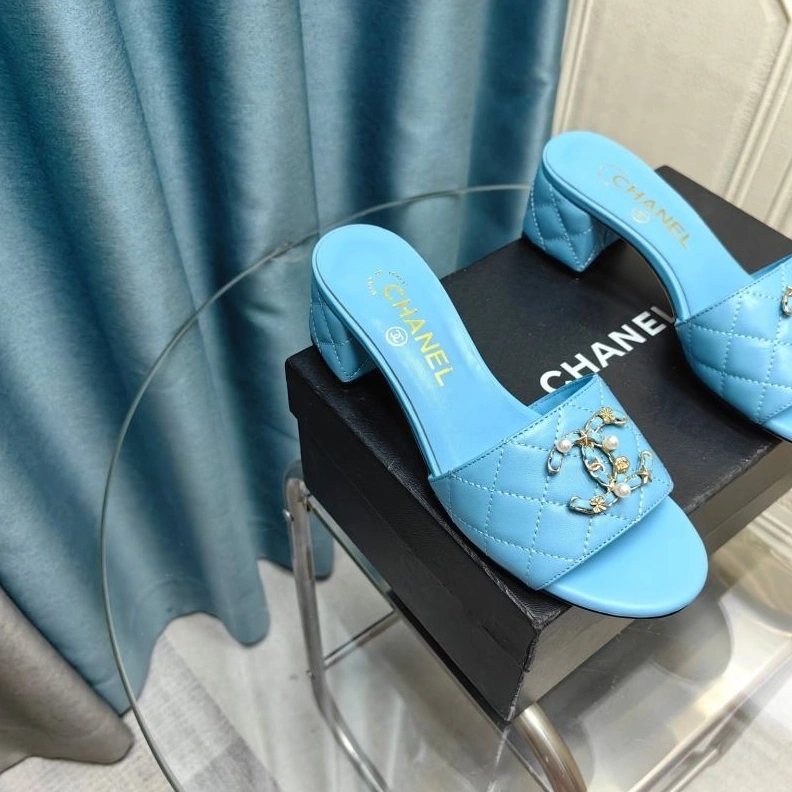 Bright Chxnxl Slippers 122581