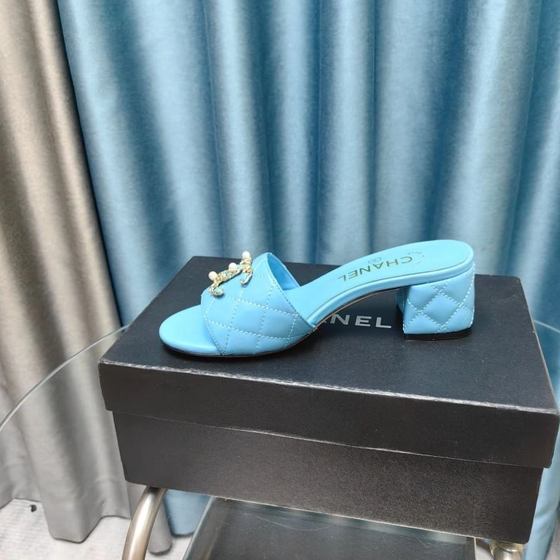 Bright Chxnxl Slippers 122581