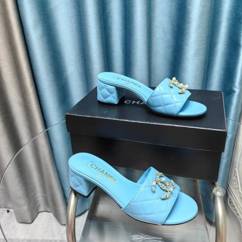 Bright Chxnxl Slippers 122581