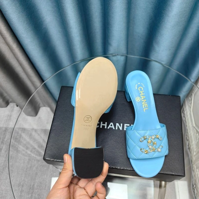Bright Chxnxl Slippers 122581