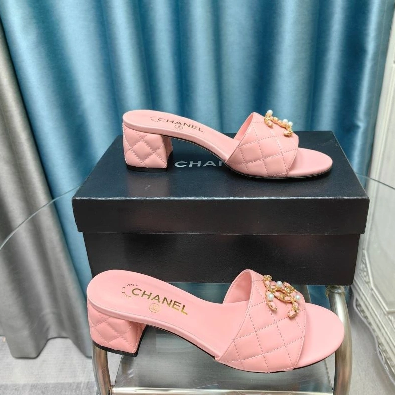 Sleek Chxnxl Slippers 122577