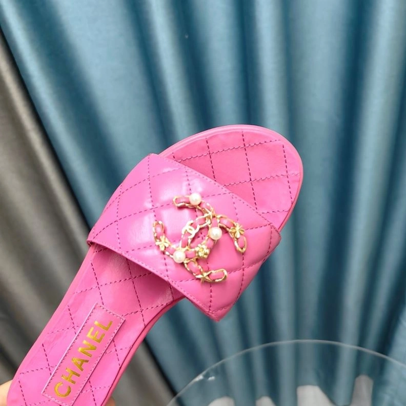 EyeCatching Chxnxl Slippers 122578