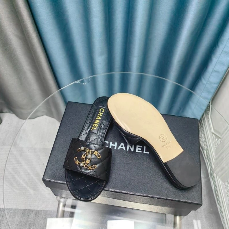 Practical Chxnxl Slippers 122588