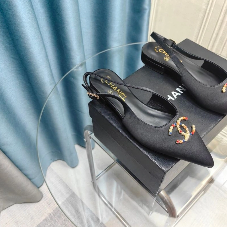 Versatile Chxnxl Sandals 122932