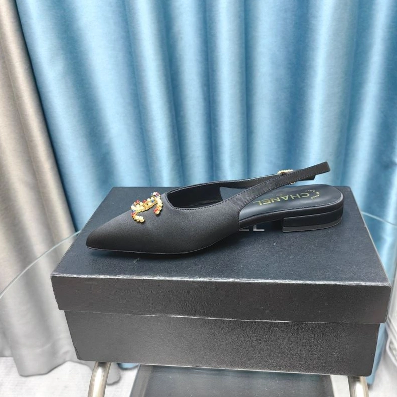 Versatile Chxnxl Sandals 122932