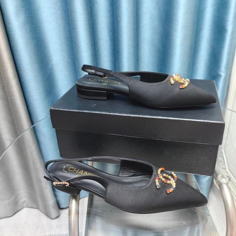 Versatile Chxnxl Sandals 122932