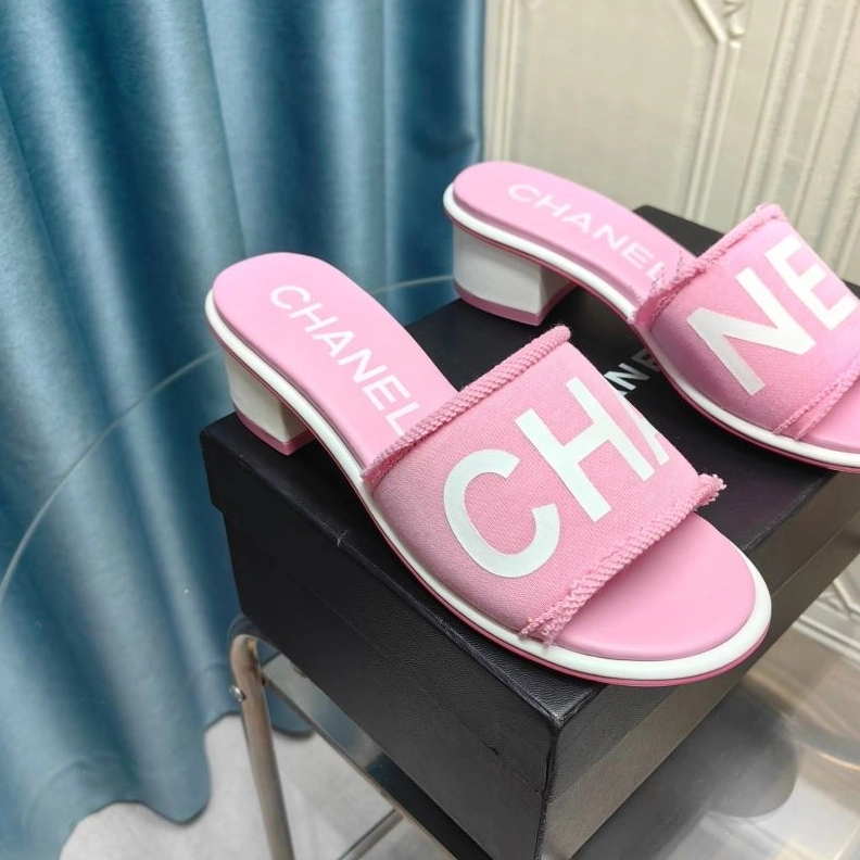 Bold Chxnxl Slippers 122576