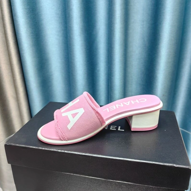 Bold Chxnxl Slippers 122576