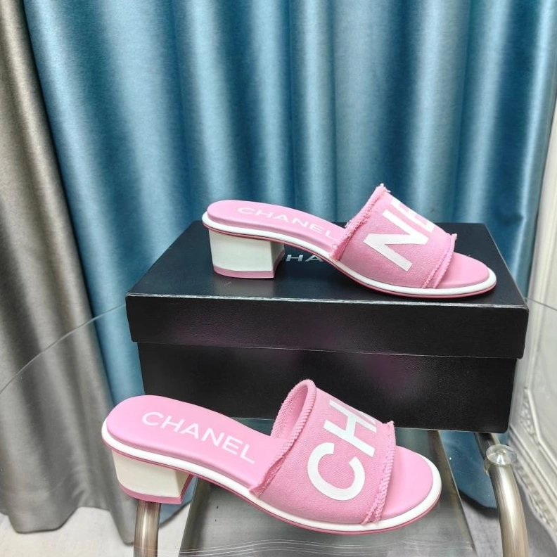Bold Chxnxl Slippers 122576