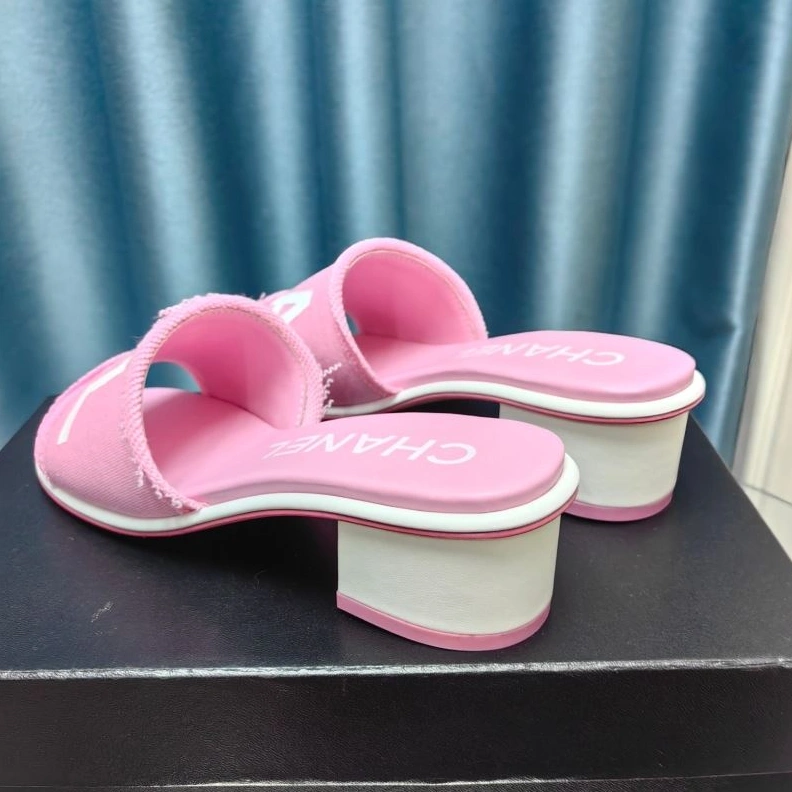 Bold Chxnxl Slippers 122576