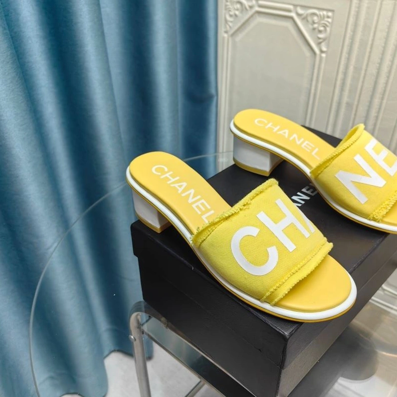 Efficient Chxnxl Slippers 122574