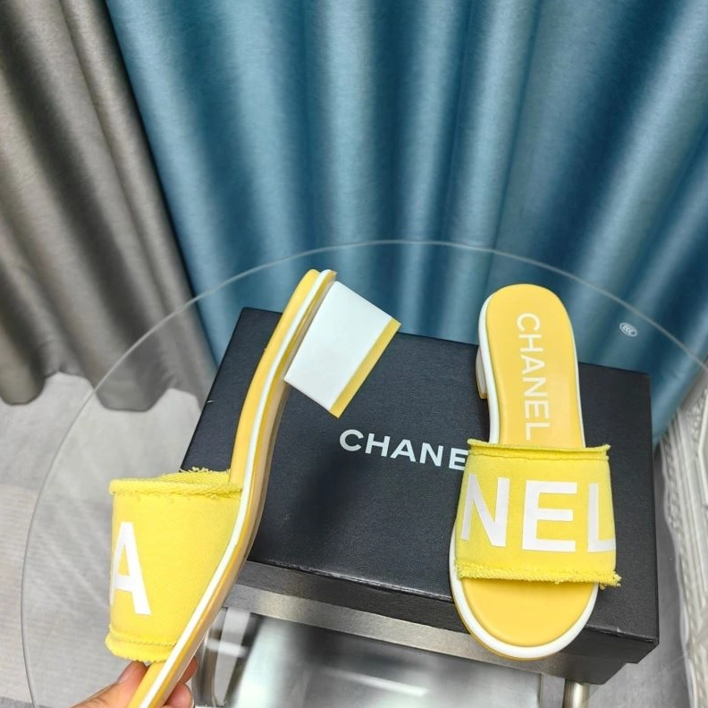 Efficient Chxnxl Slippers 122574