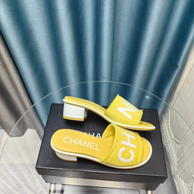 Efficient Chxnxl Slippers 122574