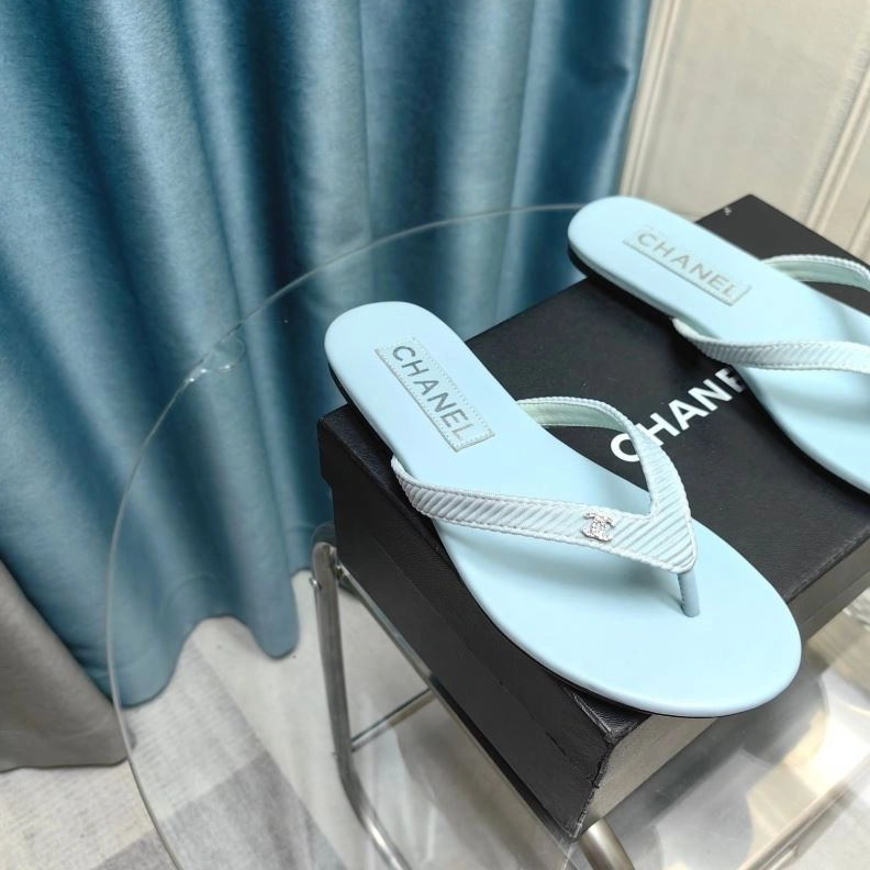 Lightweight Chxnxl Slippers 122561