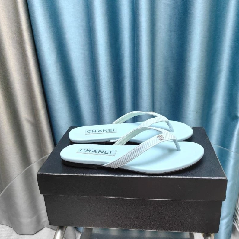 Lightweight Chxnxl Slippers 122561
