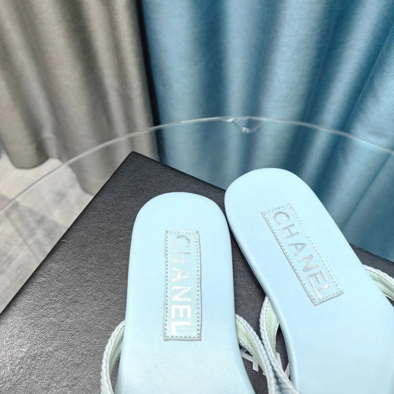 Lightweight Chxnxl Slippers 122561