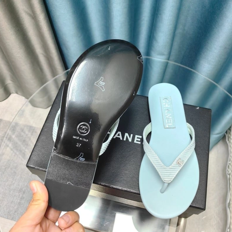 Lightweight Chxnxl Slippers 122561