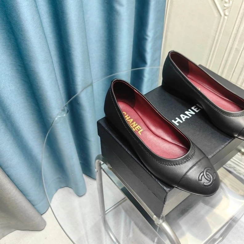 Unique Chxnxl Flat Shoes 123195