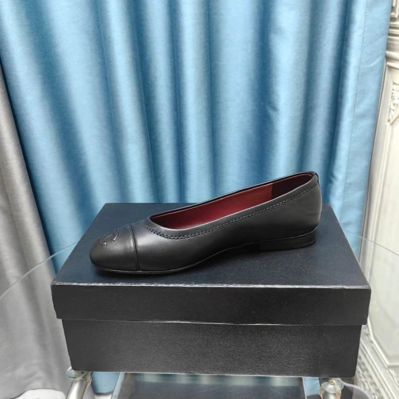 Unique Chxnxl Flat Shoes 123195