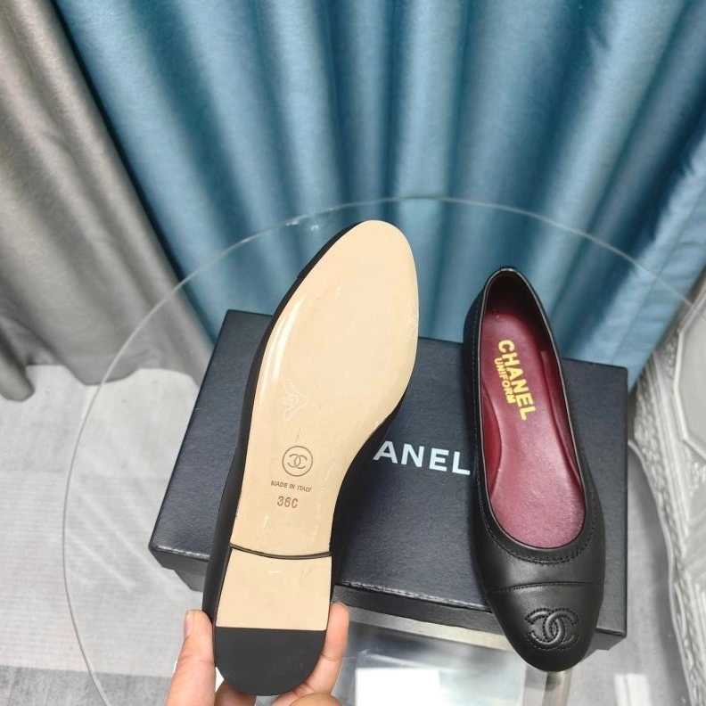Unique Chxnxl Flat Shoes 123195