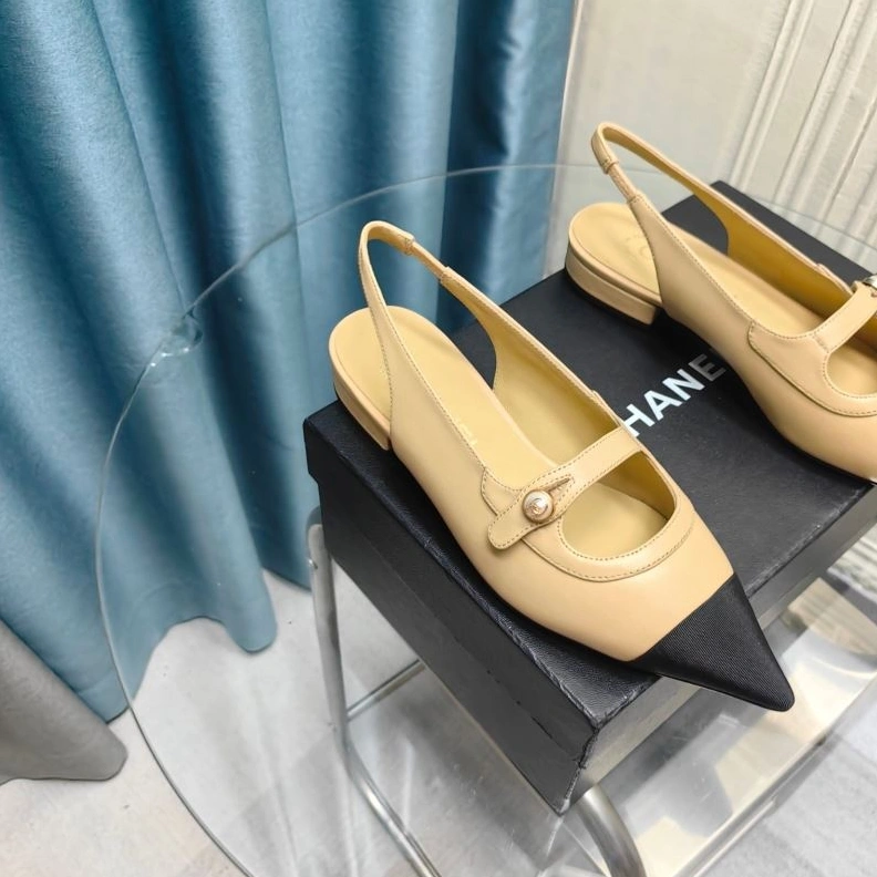 Unique Chxnxl Flat Shoes 123190