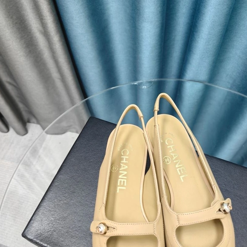 Unique Chxnxl Flat Shoes 123190