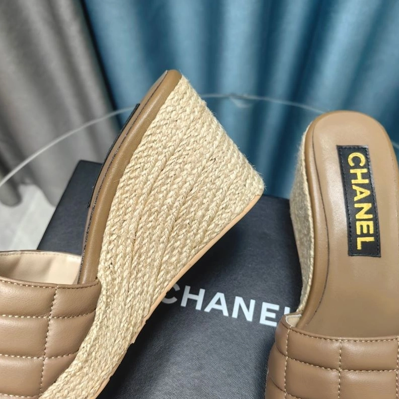 Resilient Chxnxl Slippers 122557