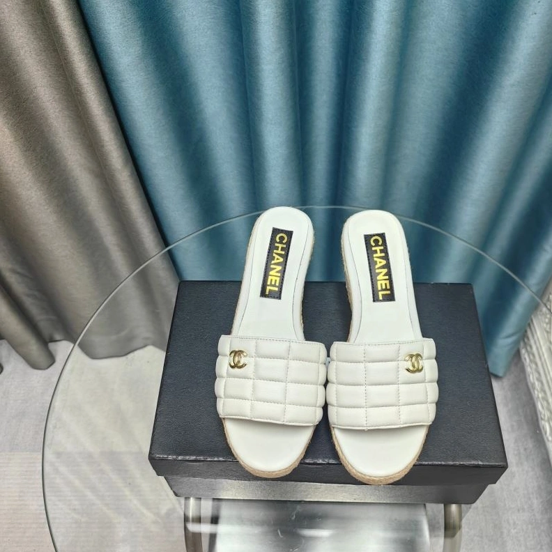 Affordable Chxnxl Slippers 122551