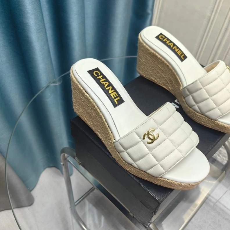Affordable Chxnxl Slippers 122551