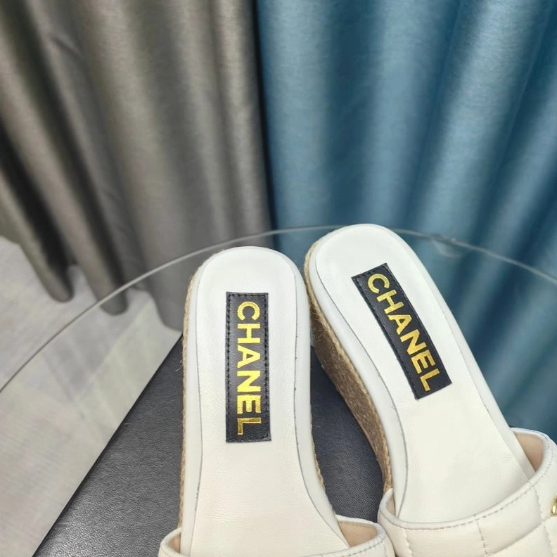 Affordable Chxnxl Slippers 122551