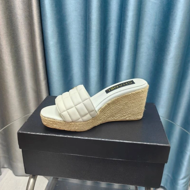 Affordable Chxnxl Slippers 122551