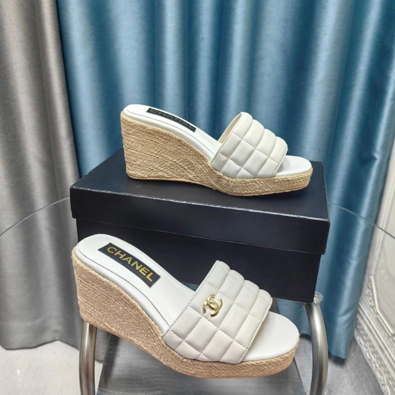 Affordable Chxnxl Slippers 122551