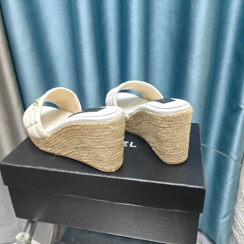 Affordable Chxnxl Slippers 122551