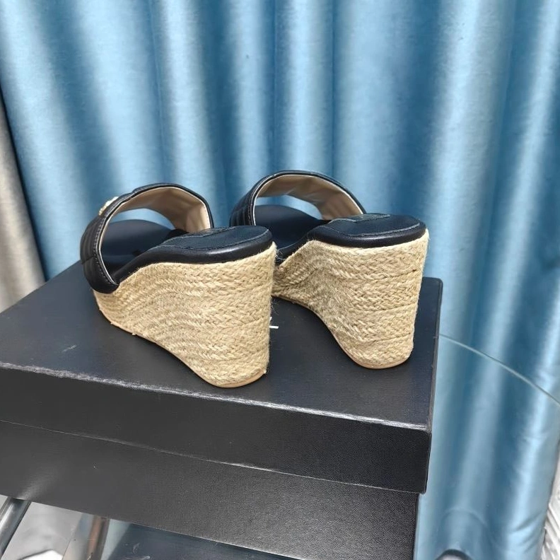 Affordable Chxnxl Slippers 122549