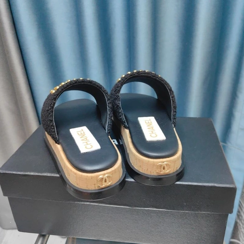 Bold Chxnxl Slippers 122547