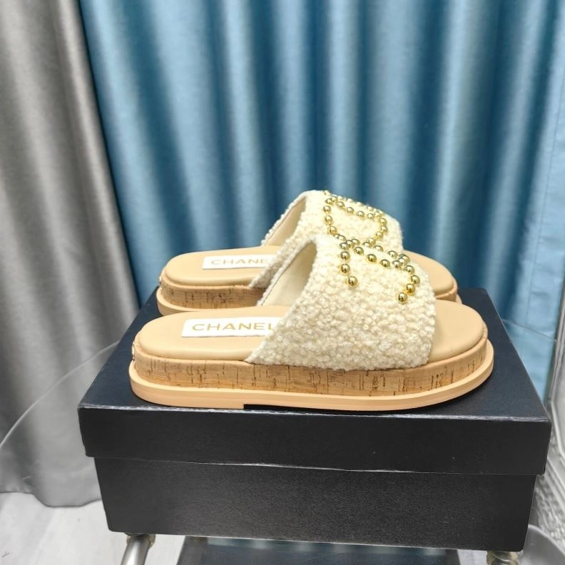 SportInspired Chxnxl Slippers 122536