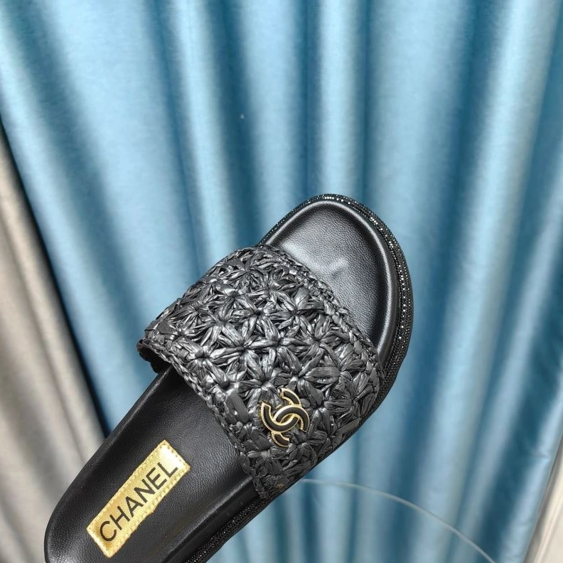 Classic Chxnxl Slippers 122542