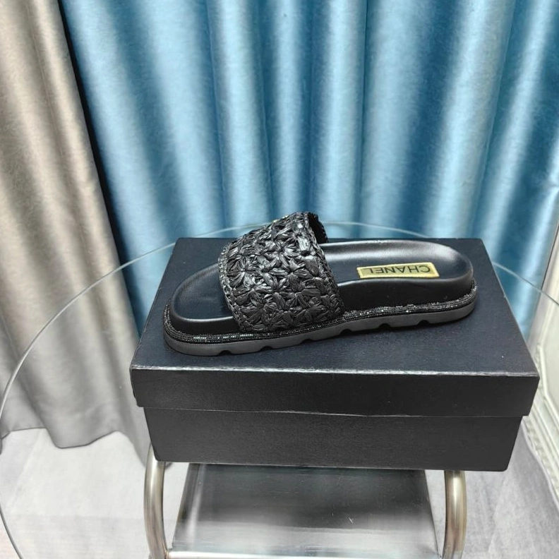 Classic Chxnxl Slippers 122542