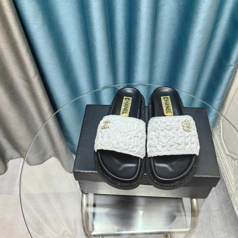 Affordable Chxnxl Slippers 122535