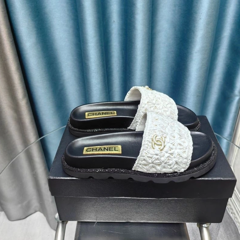 Affordable Chxnxl Slippers 122535