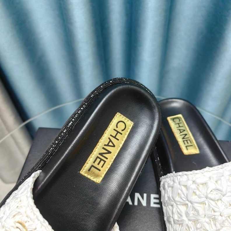 Affordable Chxnxl Slippers 122535