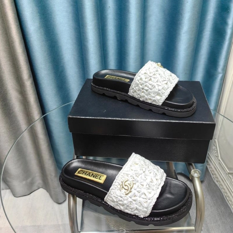 Affordable Chxnxl Slippers 122535