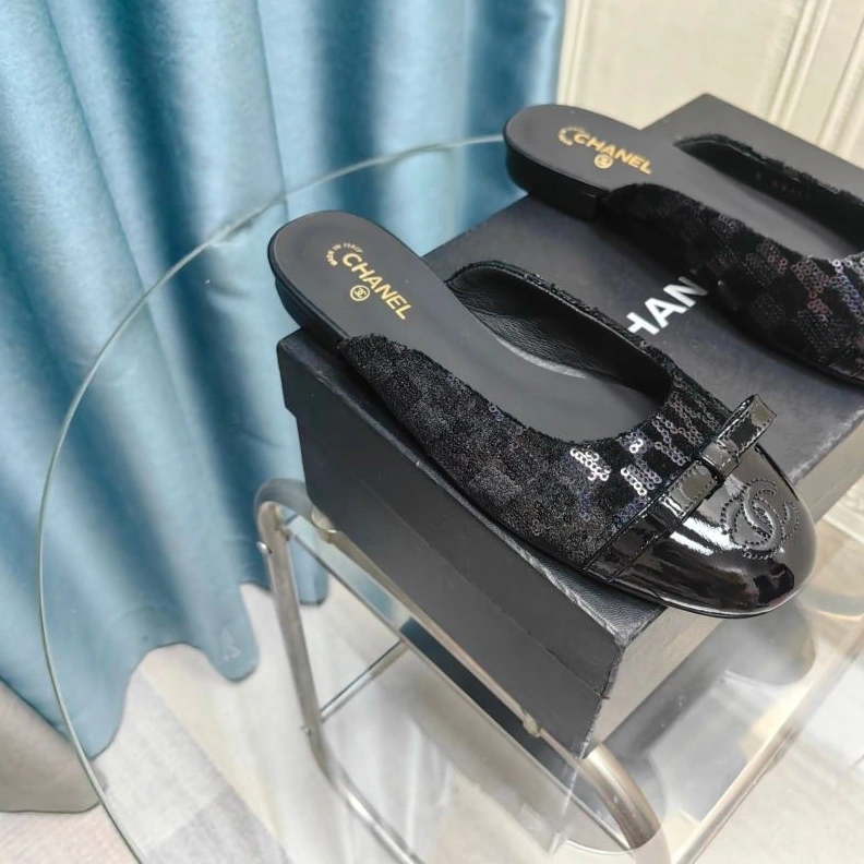 Elegant Chxnxl Slippers 122540