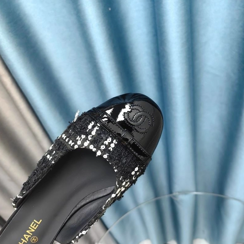 SportInspired Chxnxl Slippers 122544