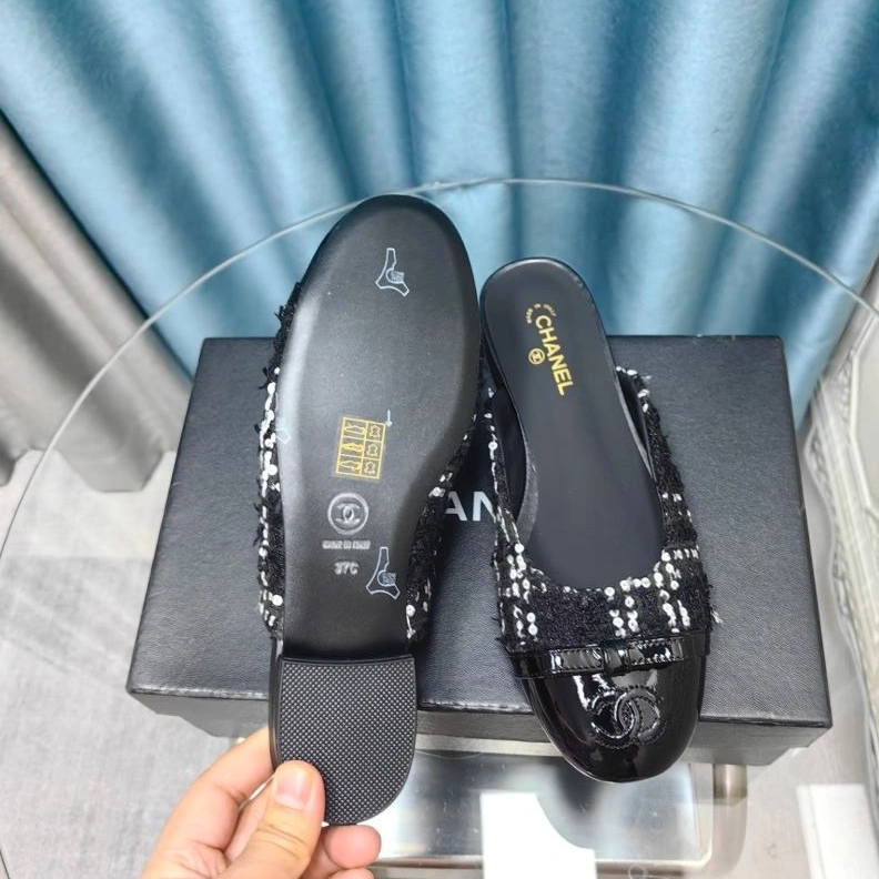 SportInspired Chxnxl Slippers 122544