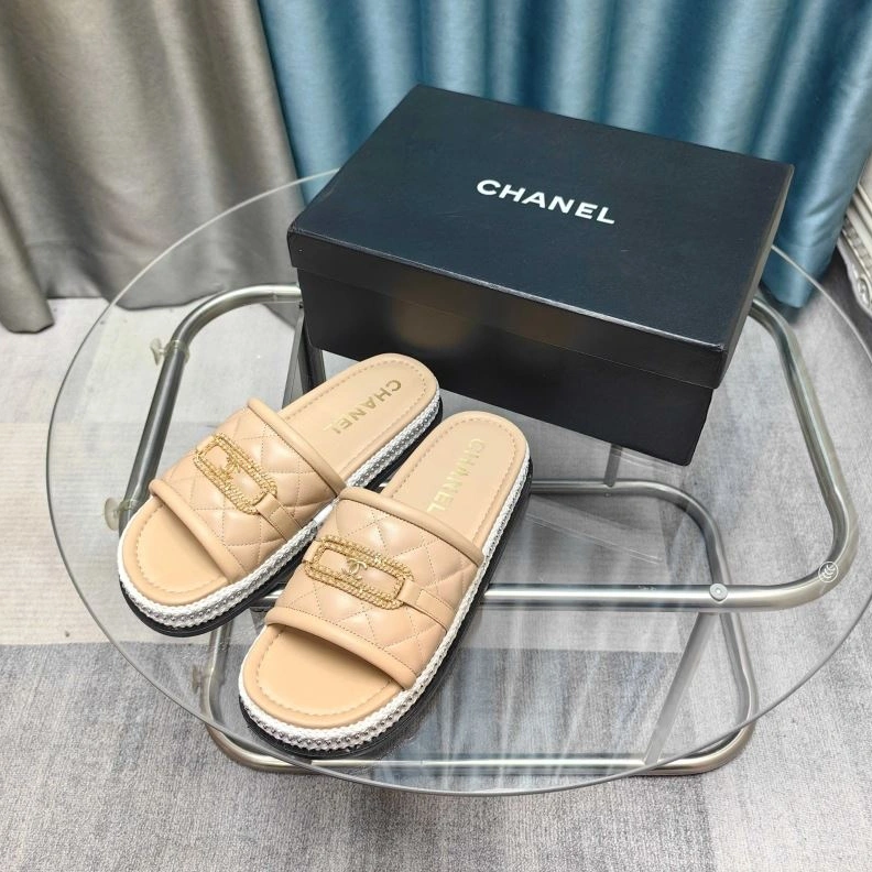 Minimalist Chxnxl Slippers 122529