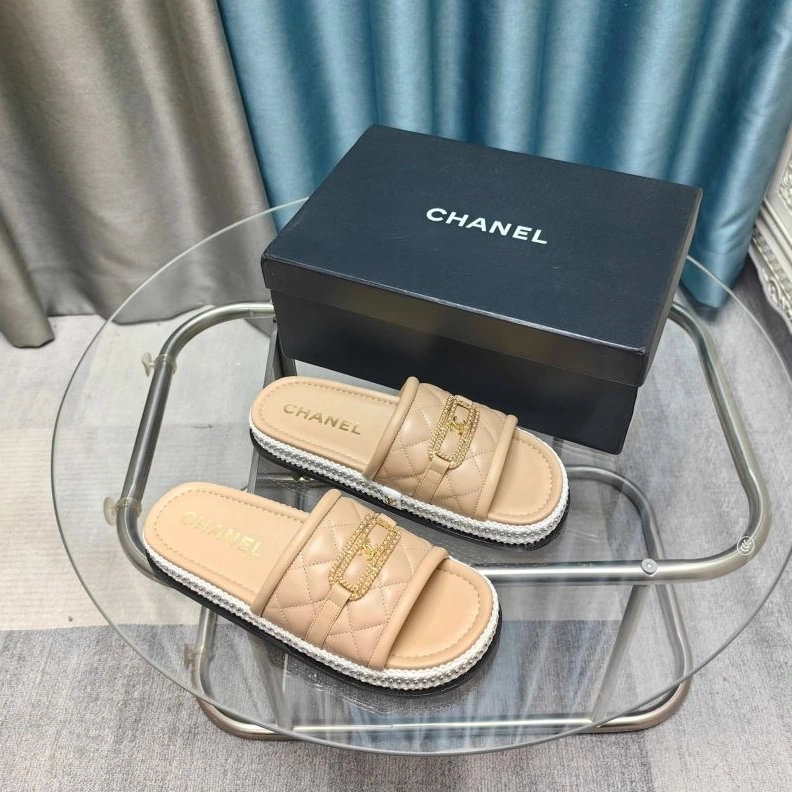 Minimalist Chxnxl Slippers 122529