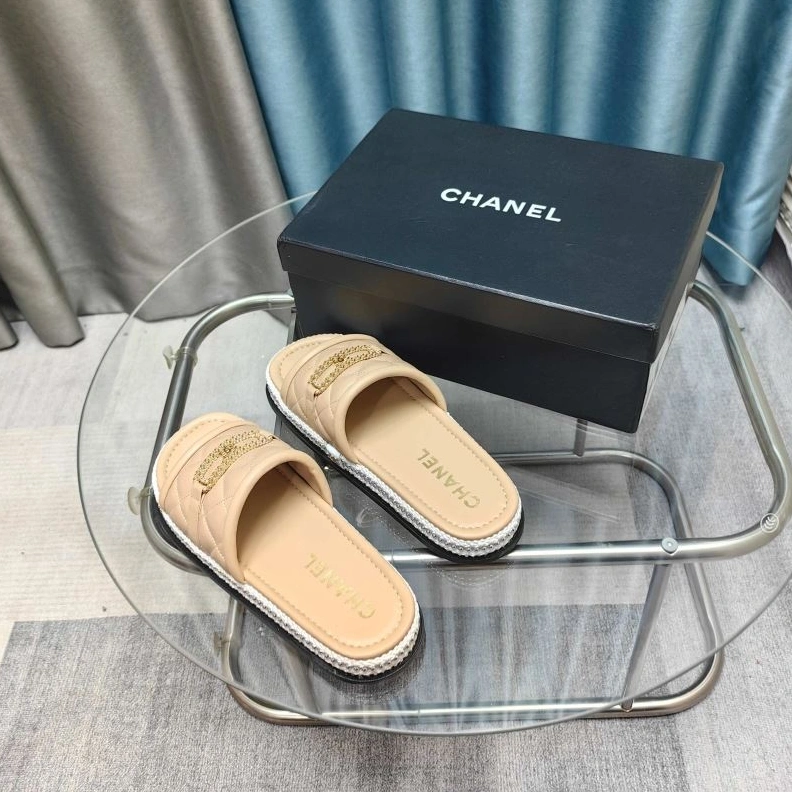 Minimalist Chxnxl Slippers 122529