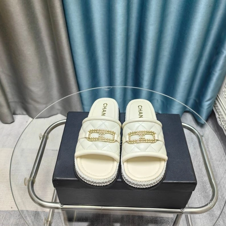 Compact Chxnxl Slippers 122527