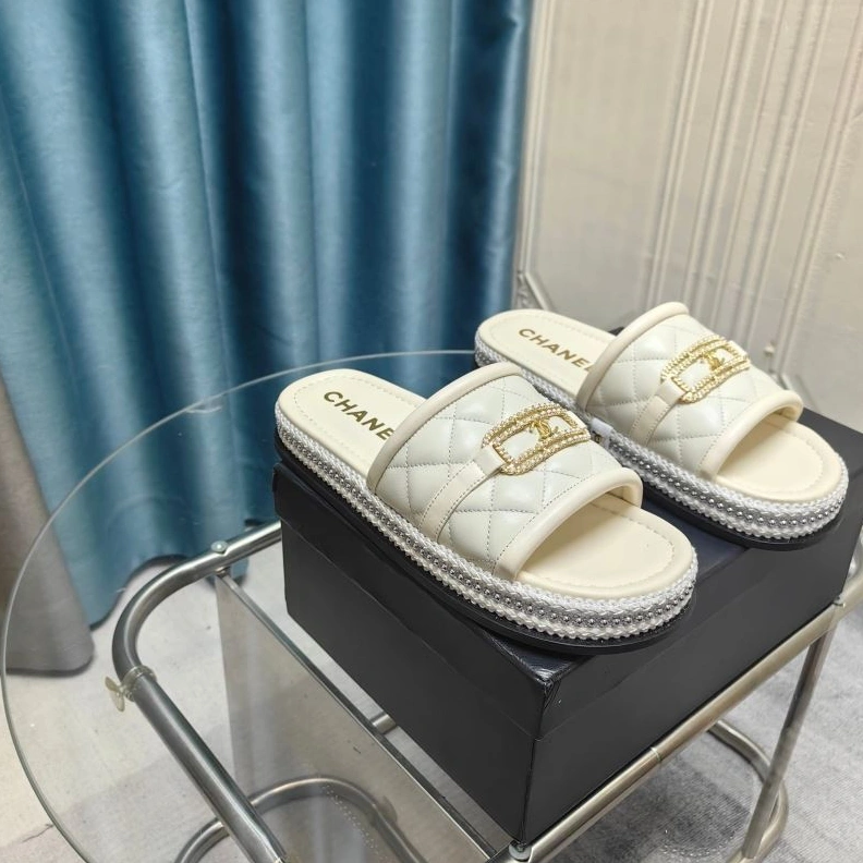 Compact Chxnxl Slippers 122527